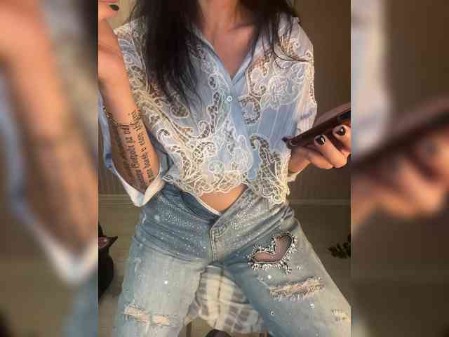 Karolina_Milf webcam