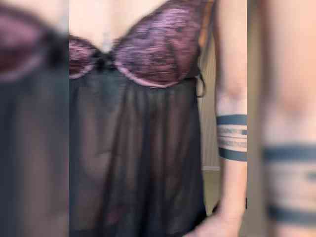 Karolina_Milf webcam