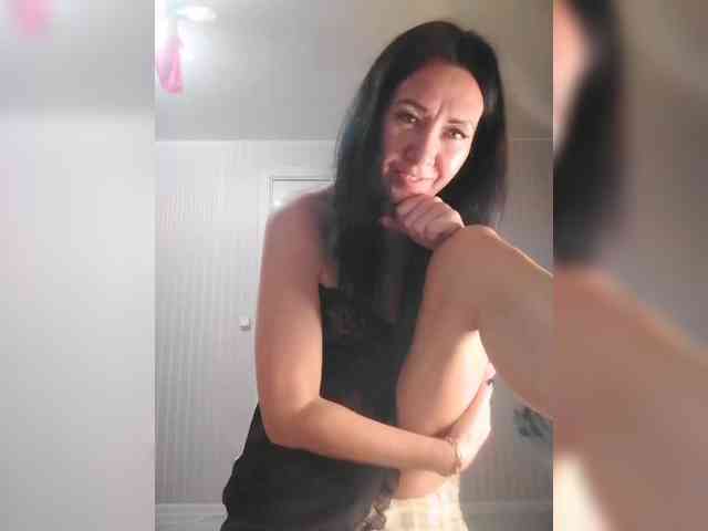 Karolina_Milf webcam