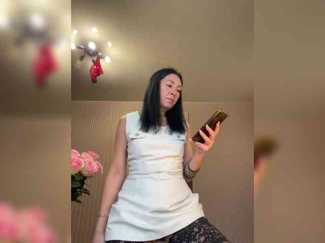 Karolina_Milf webcam