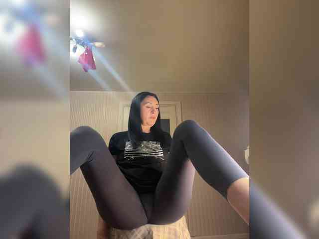 Karolina_Milf webcam