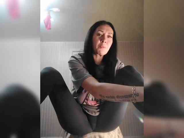 Karolina_Milf webcam