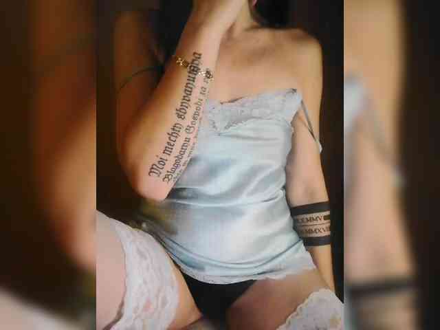 Karolina_Milf webcam