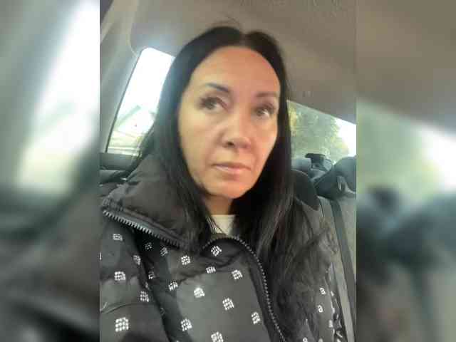 Karolina_Milf webcam
