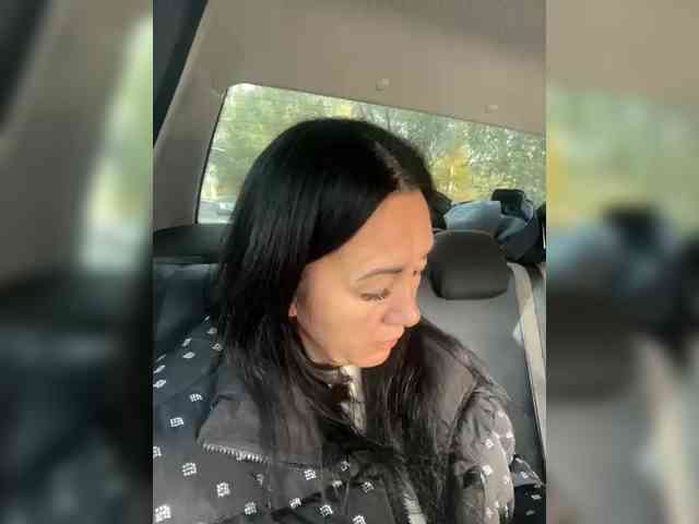 Karolina_Milf webcam