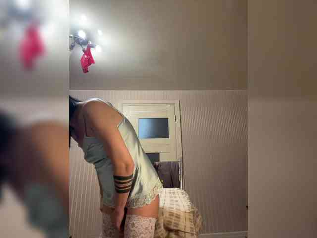 Karolina_Milf webcam