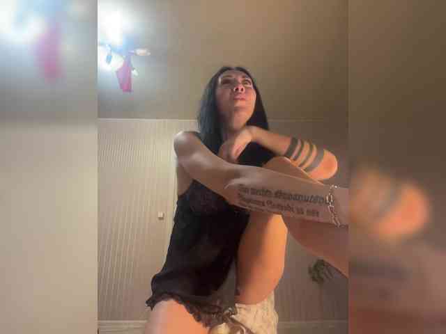 Karolina_Milf webcam