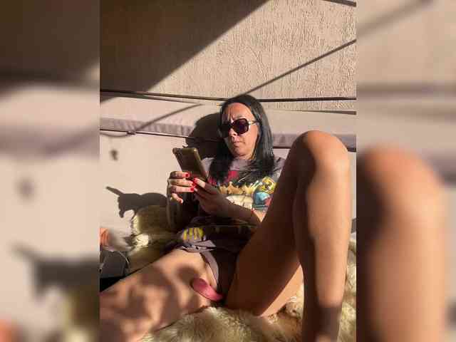 Karolina_Milf webcam