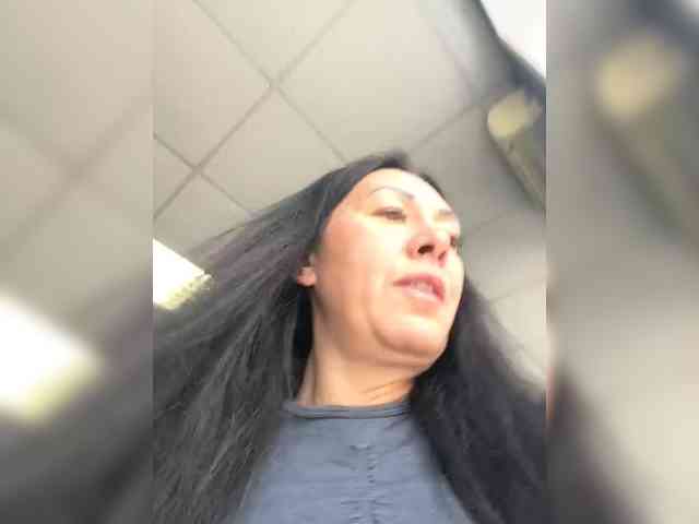 Karolina_Milf webcam