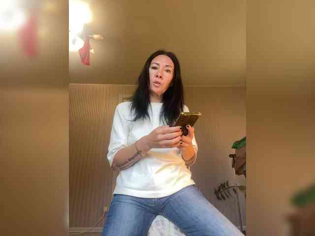 Karolina_Milf webcam