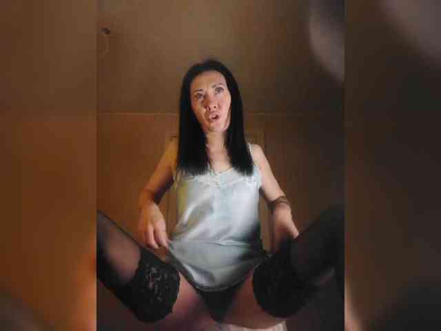 Karolina_Milf webcam