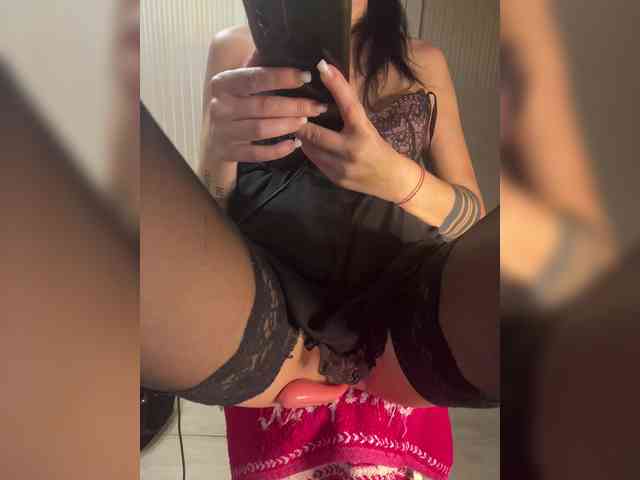 Karolina_Milf webcam