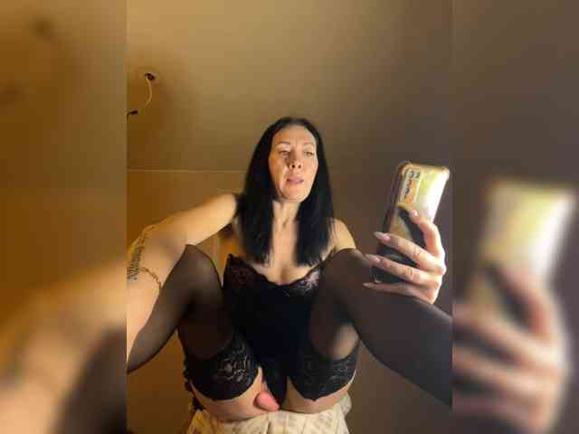 KarolinaMilf Live Webcam on BongaCams