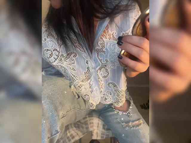 Karolina_Milf webcam