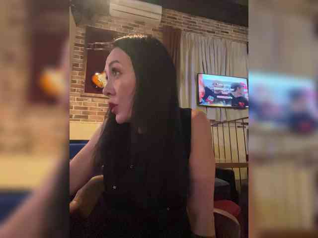 Karolina_Milf webcam