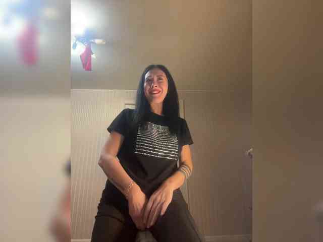 Karolina_Milf webcam