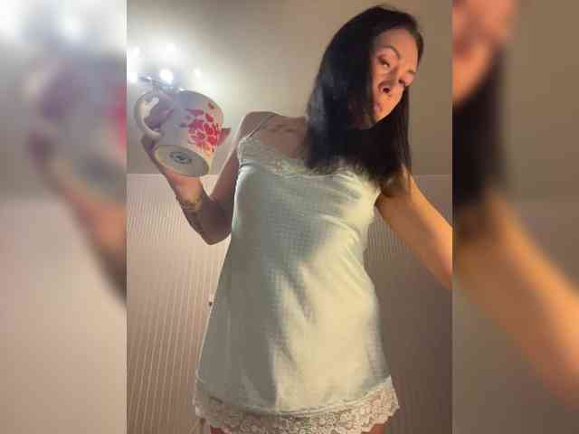 Karolina_Milf webcam