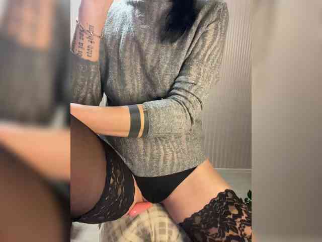 Karolina_Milf webcam