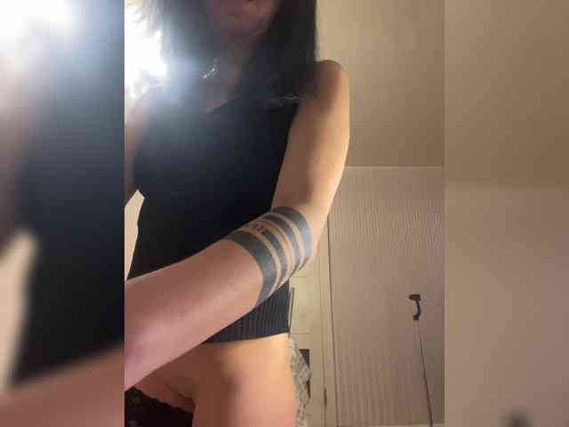 Karolina_Milf webcam