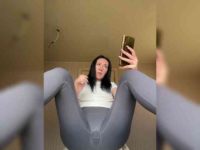 Karolina_Milf webcam