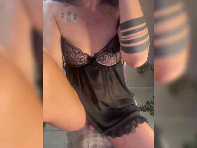 Karolina_Milf webcam
