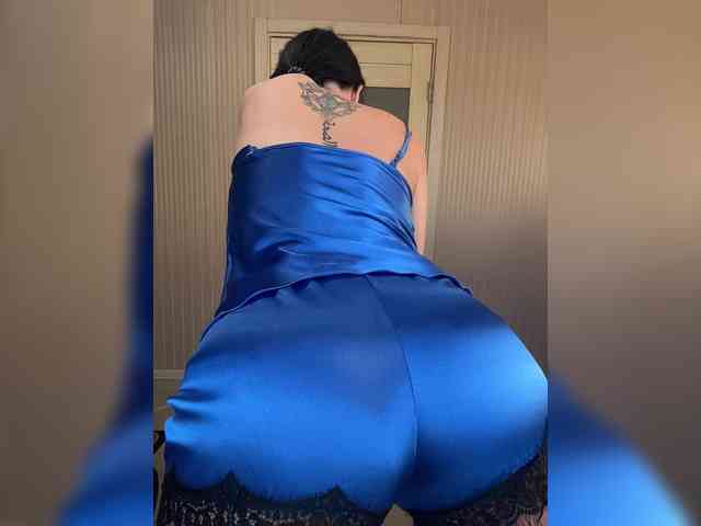 Karolina_Milf webcam