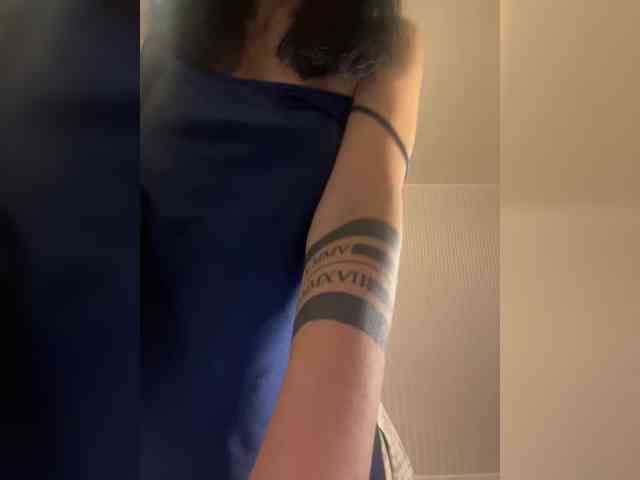 Karolina_Milf webcam