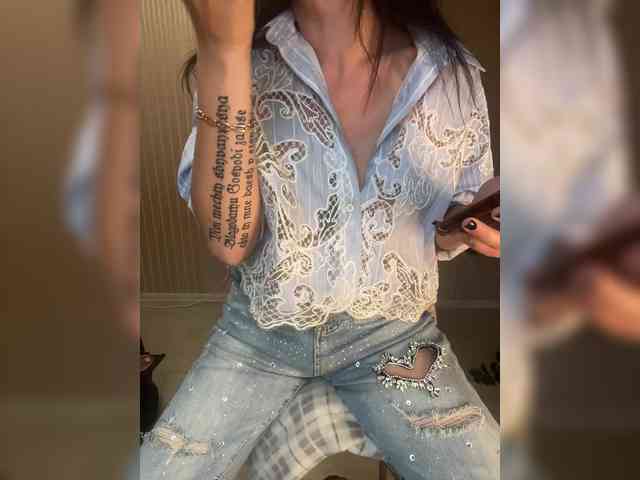 Karolina_Milf webcam