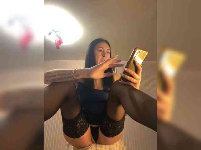 Karolina_Milf webcam