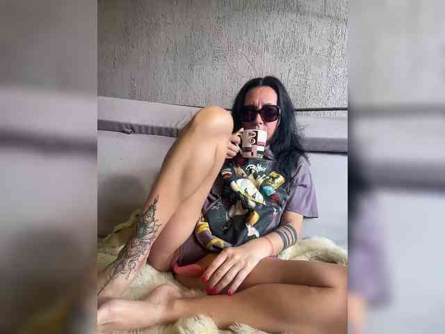 Karolina_Milf webcam