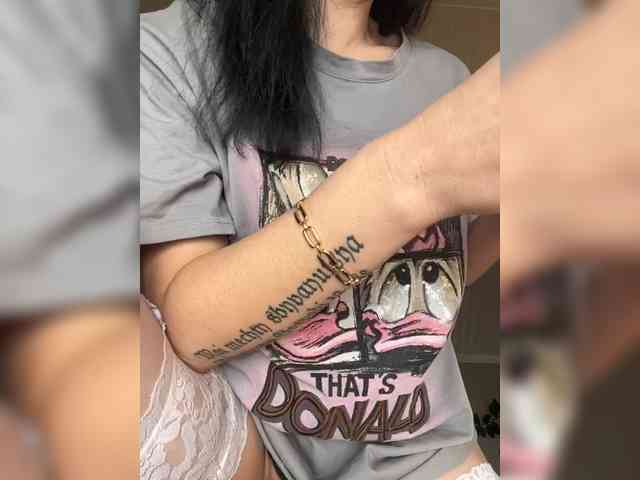 Karolina_Milf webcam