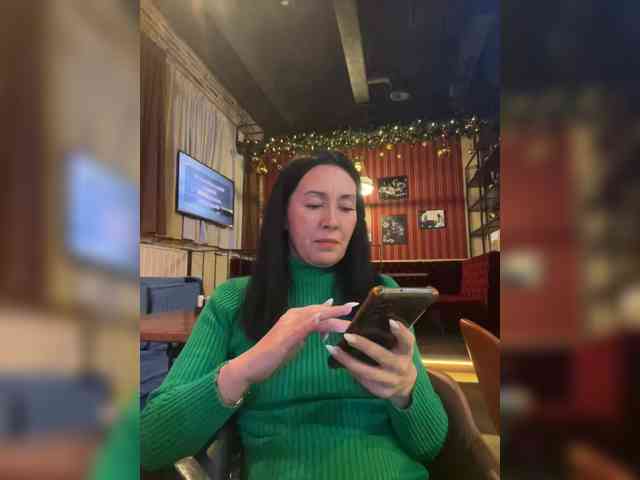 Karolina_Milf webcam