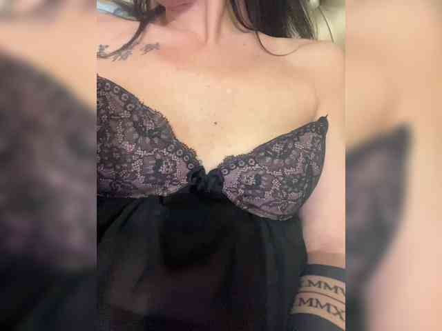 KarolinaMilf Live Webcam on BongaCams