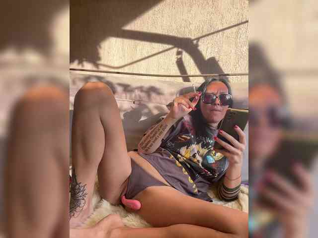 Karolina_Milf webcam