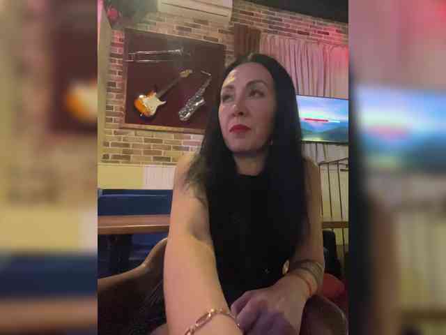 Karolina_Milf webcam