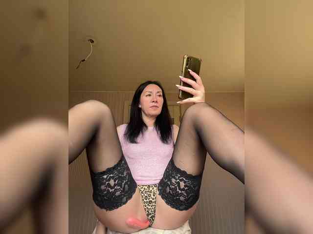 Karolina_Milf webcam