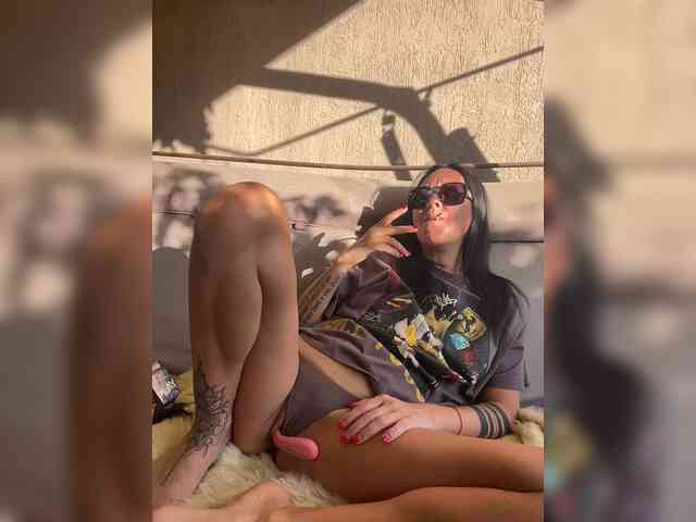 Karolina_Milf webcam