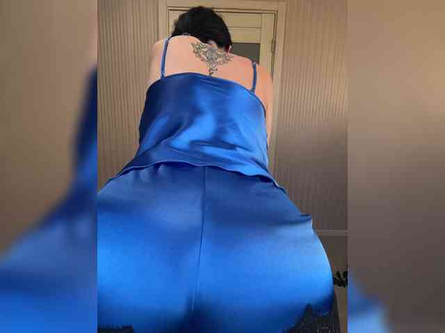 Karolina_Milf webcam