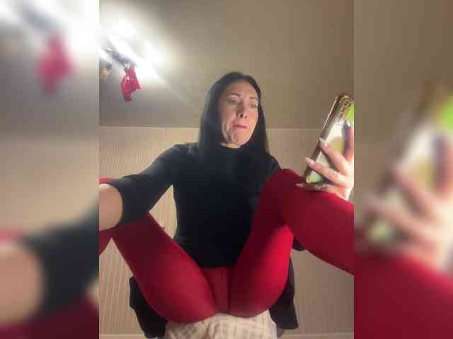 Karolina_Milf webcam