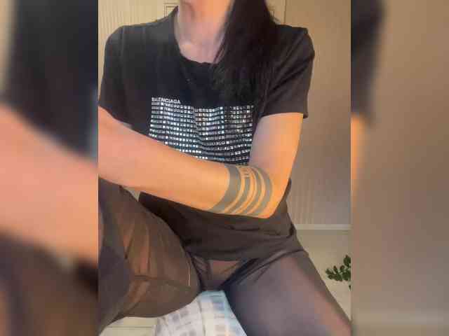 Karolina_Milf webcam