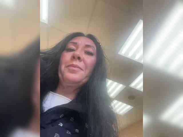 Karolina_Milf webcam