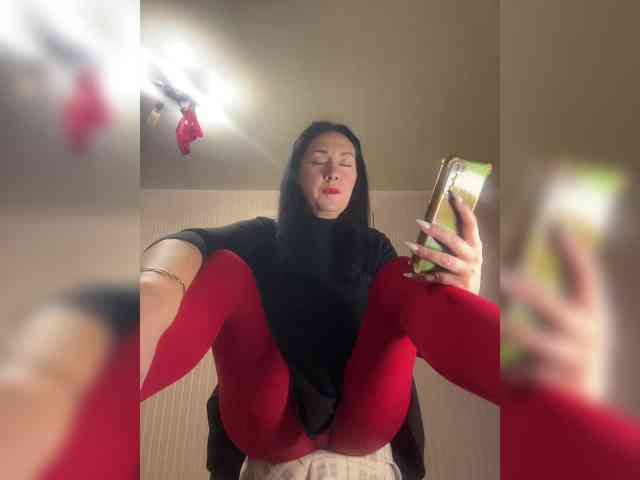 Karolina_Milf webcam