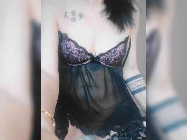 Karolina_Milf webcam