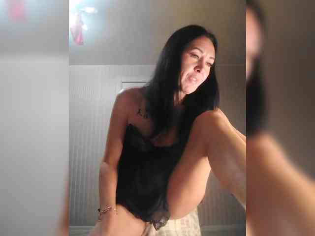 Karolina_Milf webcam
