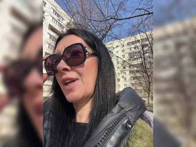 Karolina_Milf webcam