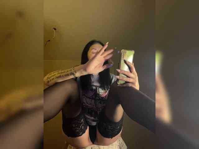 Karolina_Milf webcam