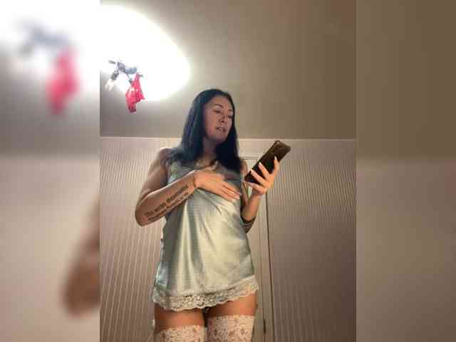 Karolina_Milf webcam