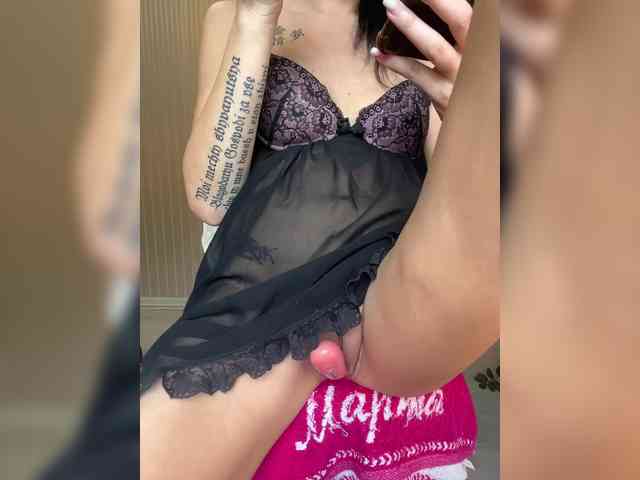 Karolina_Milf webcam