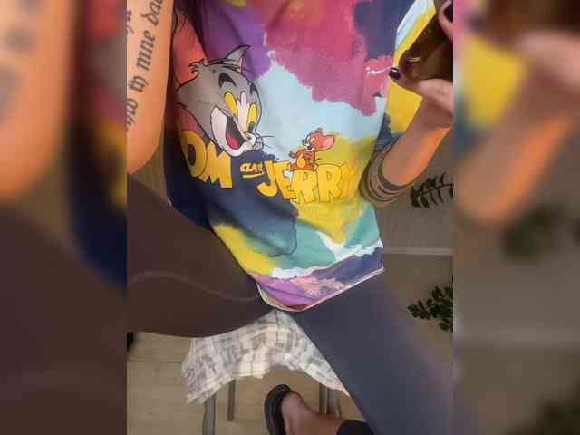 Karolina_Milf webcam
