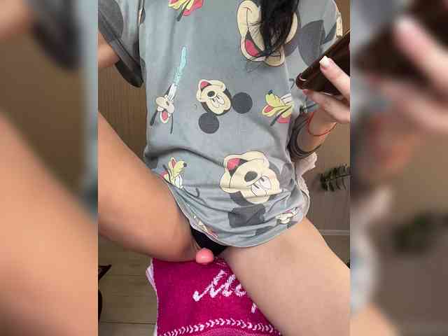 live sex cam KarolinaMilf